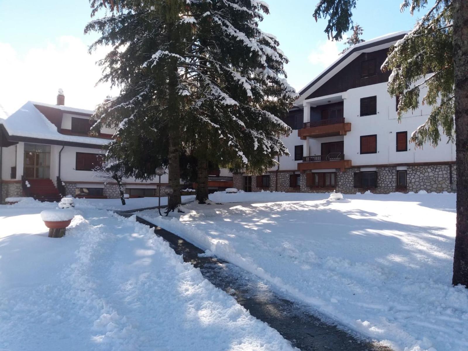 Residence Dei Medici-La Casa Nel Parco Pescasseroli Exterior foto